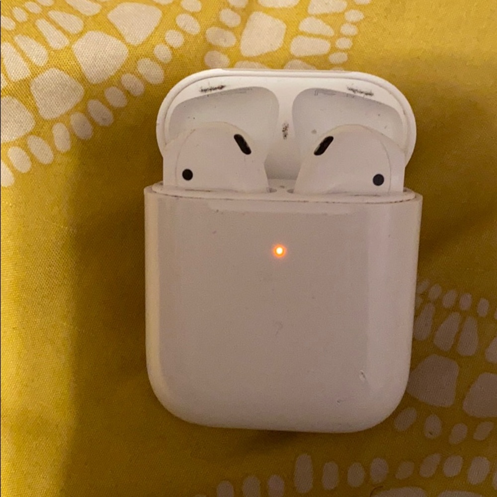 AirPods